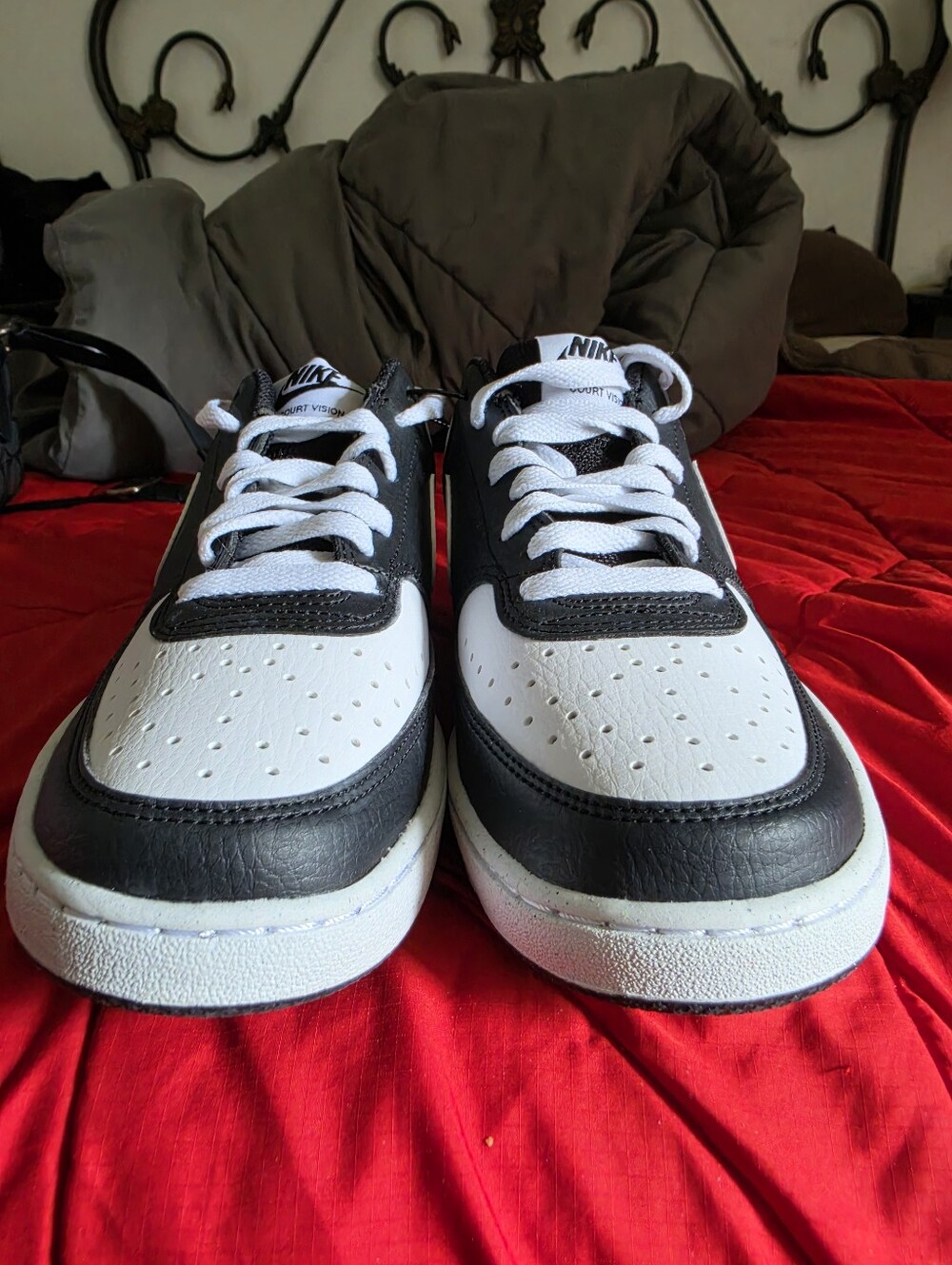 Nike FIRE! NWOB! Court Vision Low Sneakers in Bkack/White. Sz 7.5 R2S! - Picture 8 of 13